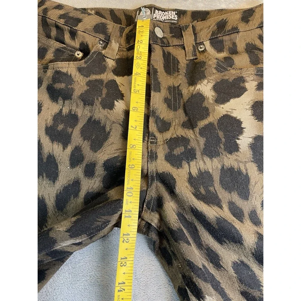 Broken Promises mens jeans NEW! wide leg leopard embroidered snake size 28